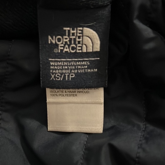 The North Face reversible puffer coat jacket fur lined. LIKE NEW - Picture 7 of 8